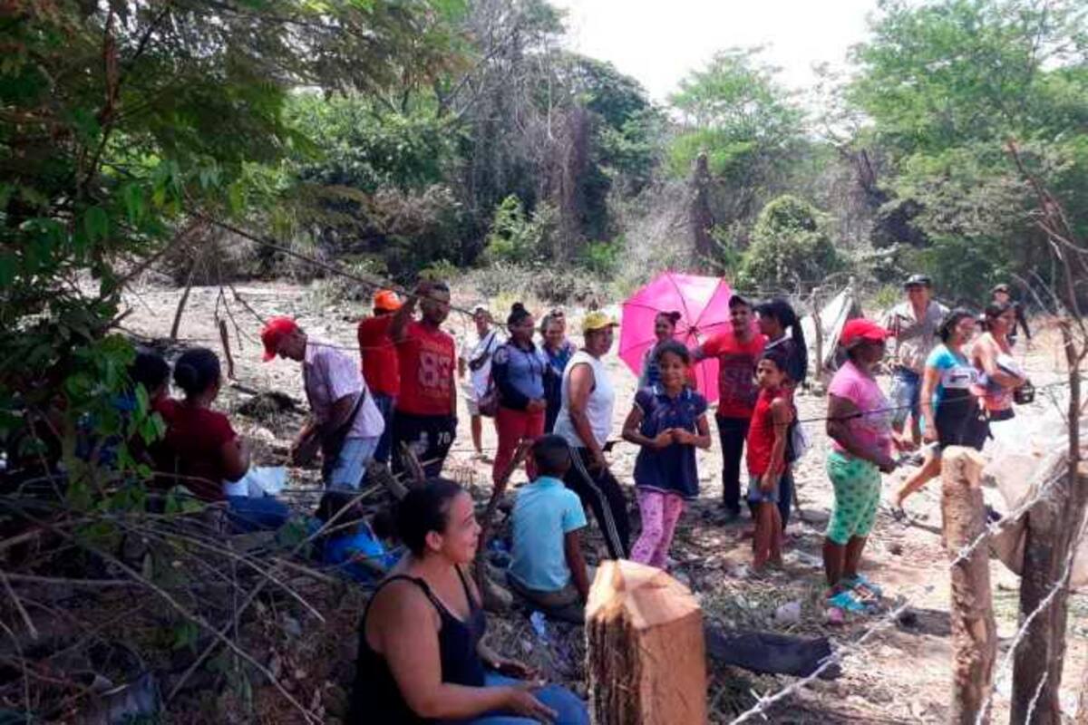 Familias venezolanas invaden espacio público en Fonseca, Guajira