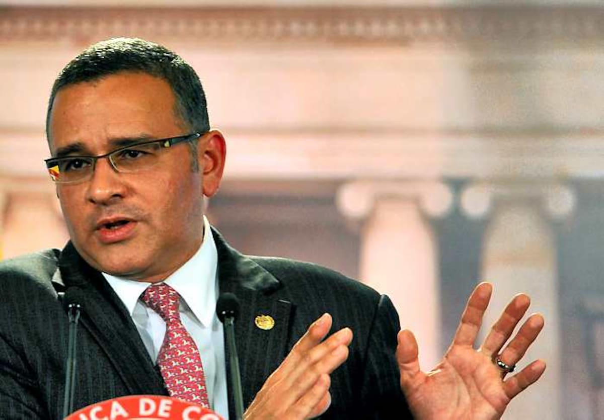 El presidente Funes dice que la medida ayuda a miles de salvadoreños AFP