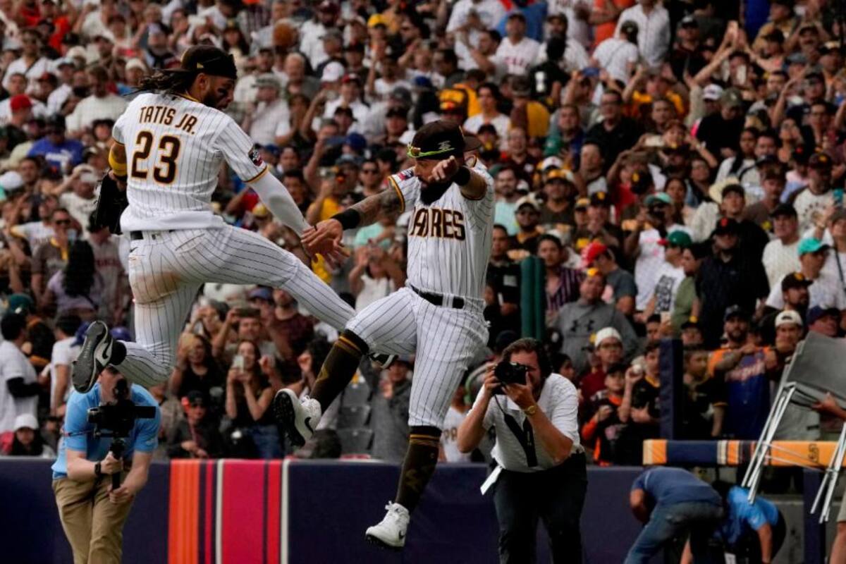 MLB: Padres barren a Gigantes en México al ganar 6-4