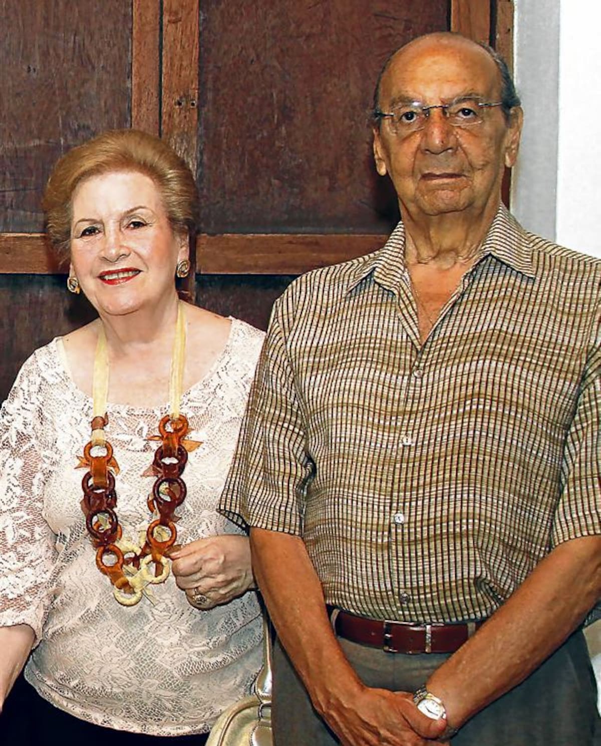 Violeta Madrid de Sáenz y Edmundo Chediak.