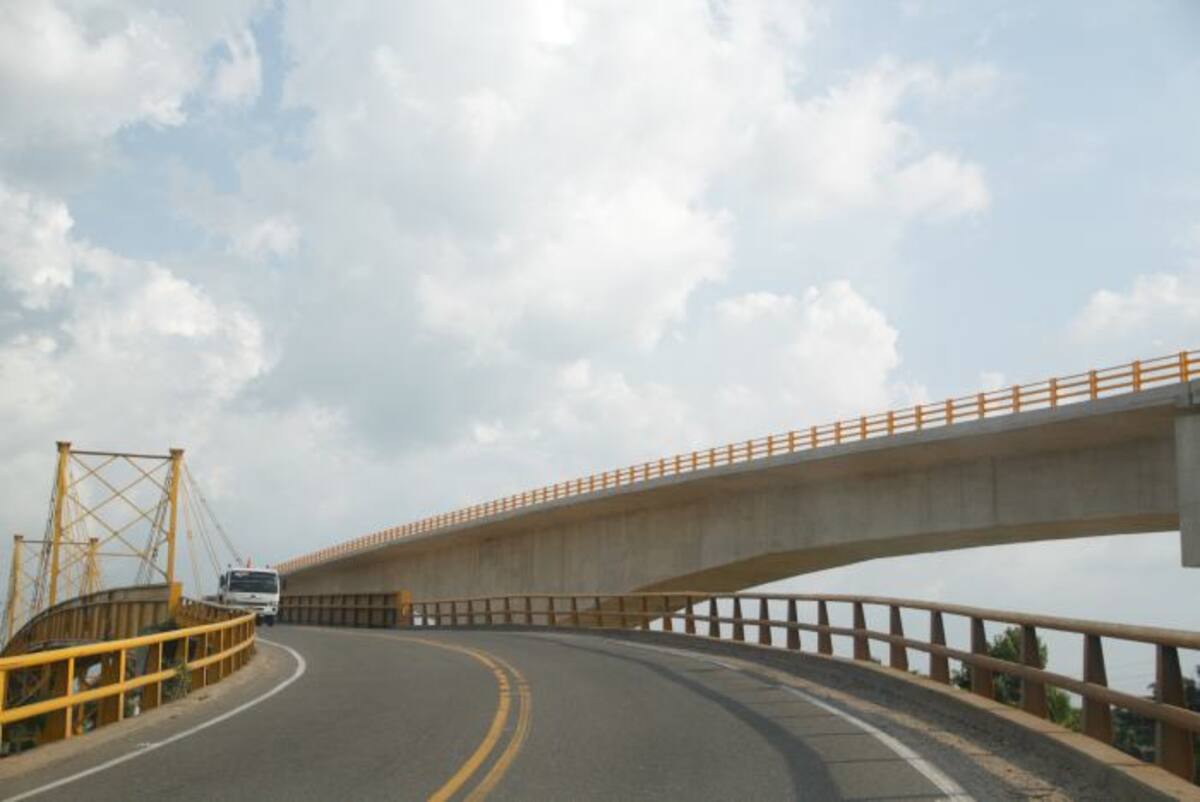 La firma Autopistas del Sol S.A. construyó el puente en dos años, como se estipuló en el contrato. Archivo