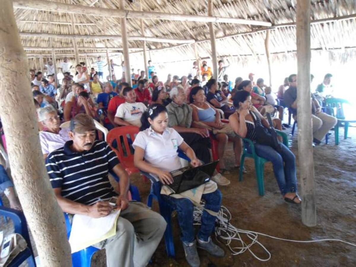 Audiencia en la que participaron los habitantes de Las Margaritas y representantes de los gobiernos nacional y municipal. LILA LEYVA VILLARREAL, CORRESPONSAL EL UNIVERSAL