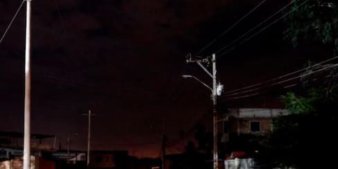 Ecuador confía en reducir apagones con el suministro eléctrico de Colombia