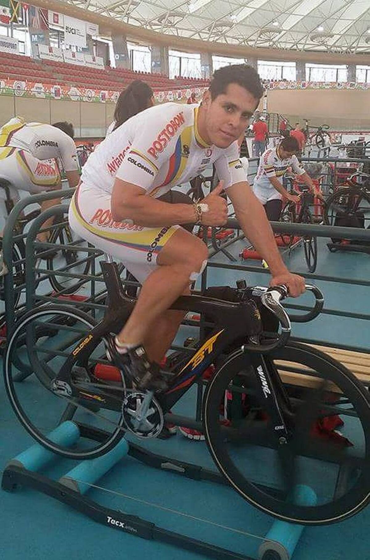 El ciclista sucreño se exige a sí mismo para lograr mejores resultados. Cortesía.
