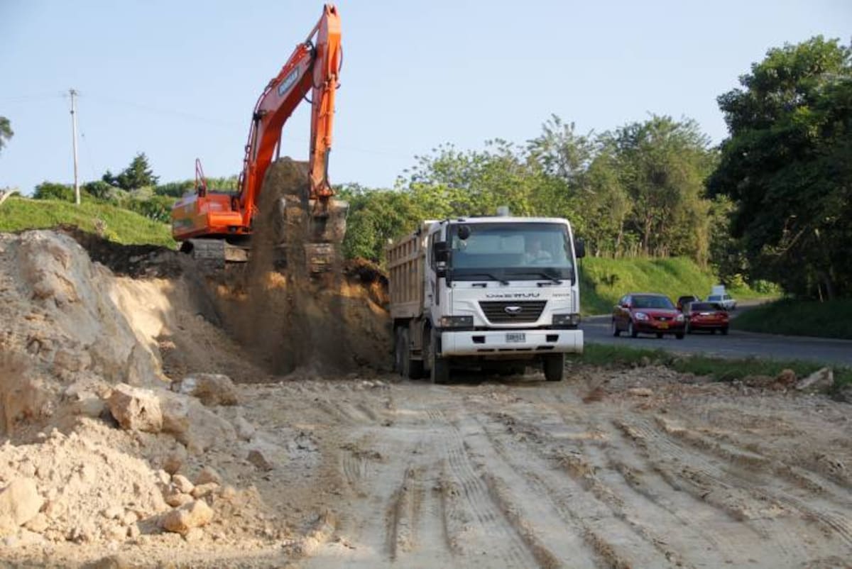 Construcción de la segunda calzada entre Cartagena, Turbaco y Arjona. ÓSCAR DÍAZ ACOSTA - EL UNIVERSAL