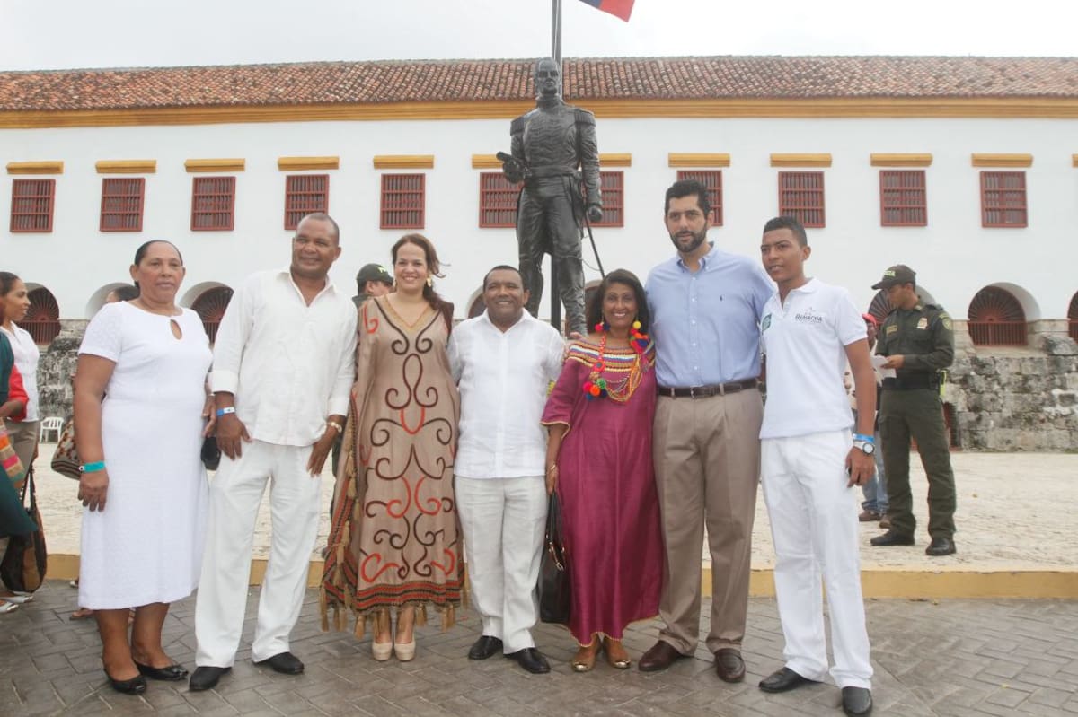 María Ceballos, Euclides Redondo, la ex alcaldesa, Judith Pinedo, el alcalde de Riohacha, Rafael Ceballos; Nelsy Brito de Ceballos; el alcalde, Dionisio Vélez y Gustavo Pimienta. Fotos JULIO CASTAÑO/EL UNIVERSAL/