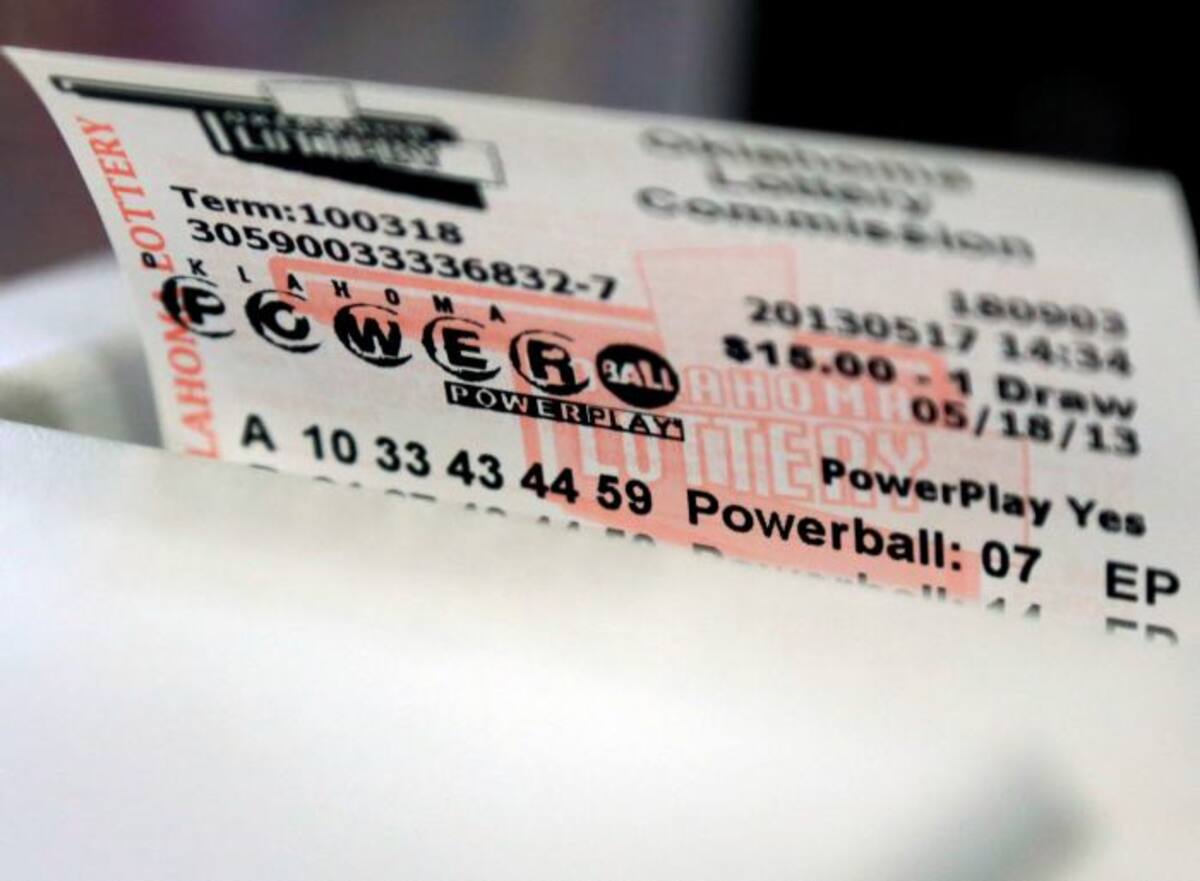 Comprar más boletos ayuda, "pero las probabilidades son de todas maneras bajas y ganar el premio mayor sigue siendo una cuestión del destino", apunta Powerball. AP Sue Ogrocki
