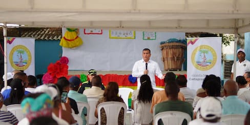 Anuncian inversiones y solución de alcantarillado para Manzanillo del Mar