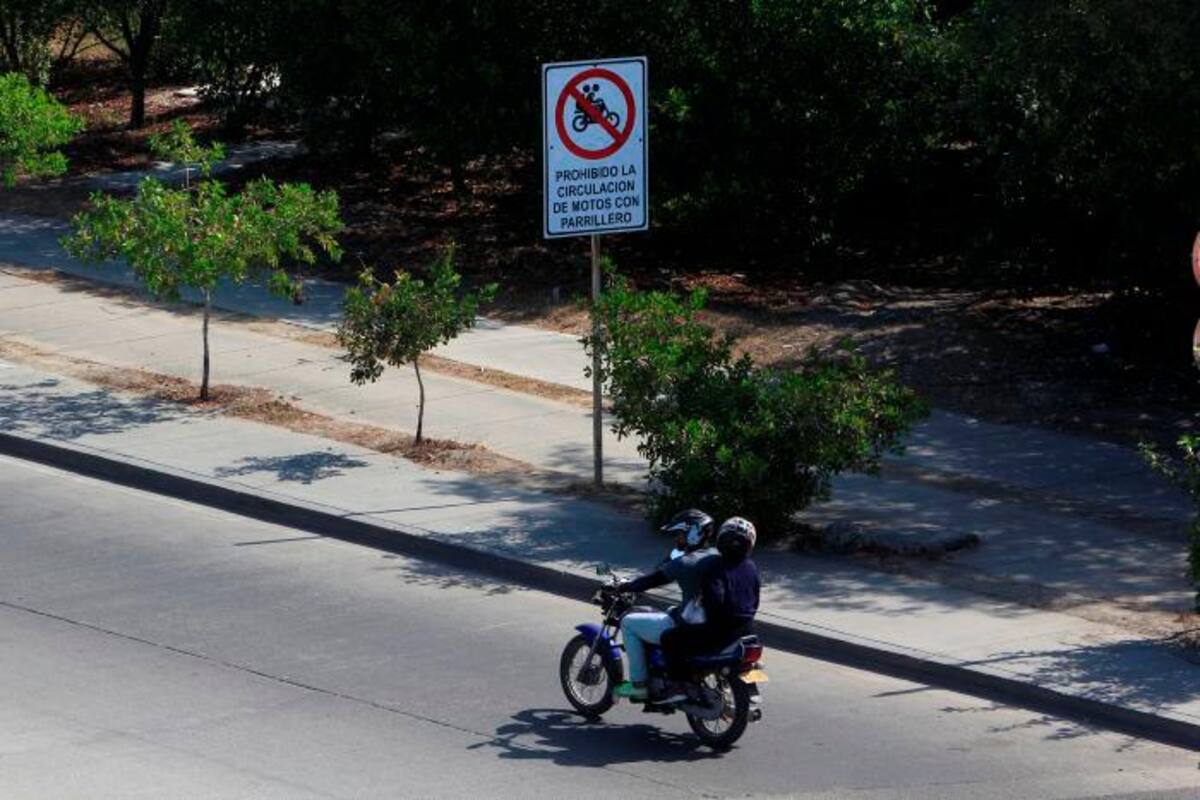 Expectativa por decisión de Dau sobre restricción del parrillero en moto
