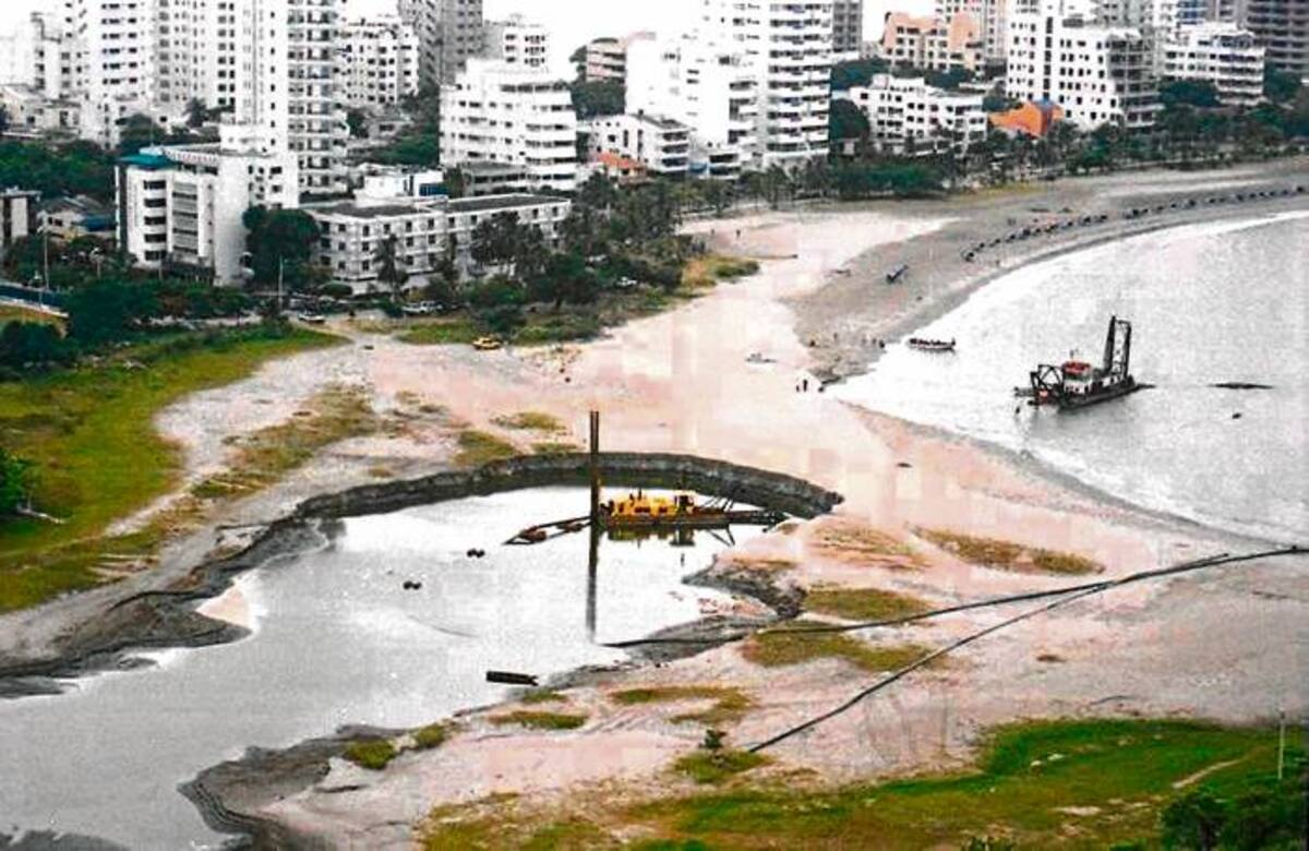 En el 2006 se hicieron trabajos de dragado para conectar El Laguito con el mar. Fue la última intervención a este sector.