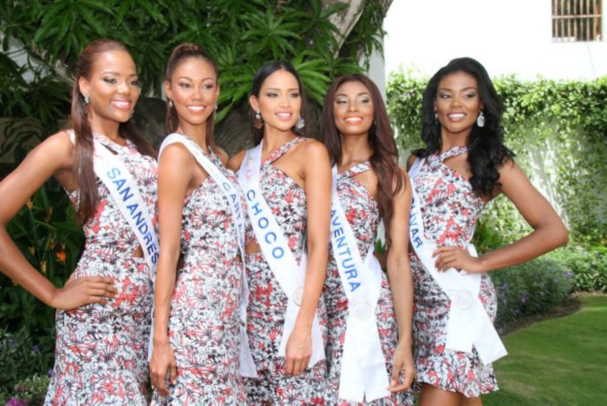 Josseidy Escalona, de San Andrés; Madelein López, de Cartagena; Jealisse Tovar, de Chocó; Carmen Alomía, de Buenaventura; y Fránselys Santoya, de Bolívar. ZENIA VALDELAMAR-EL UNIVERSAL