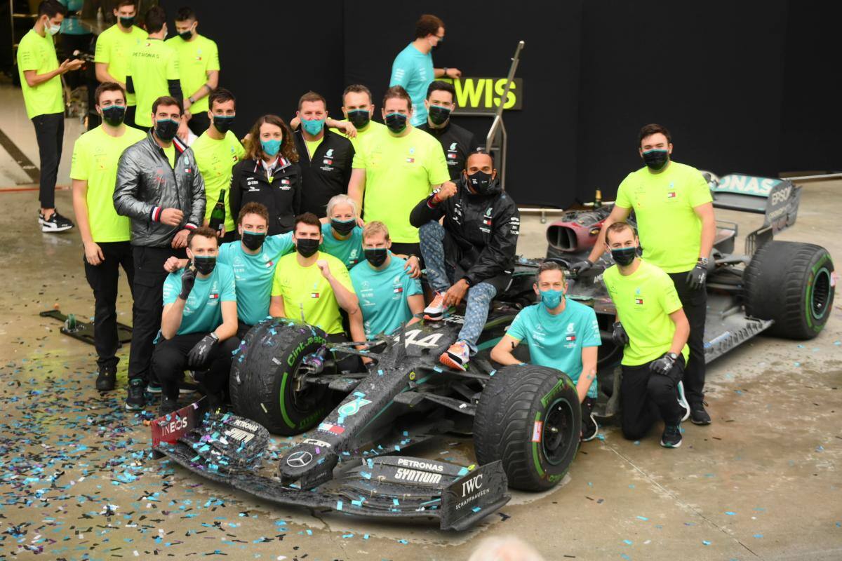 Lewis Hamilton: "Gracias a mi equipo y mi familia; niños: persigan sus sueños"