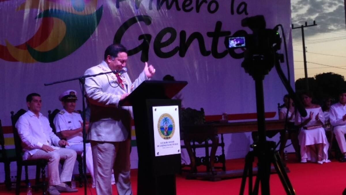El Alcalde Duque dejó escapar unas lágrimas y demostrar su emoción al iniciar hoy su mandato Foto: Monica Casilla. El Universal