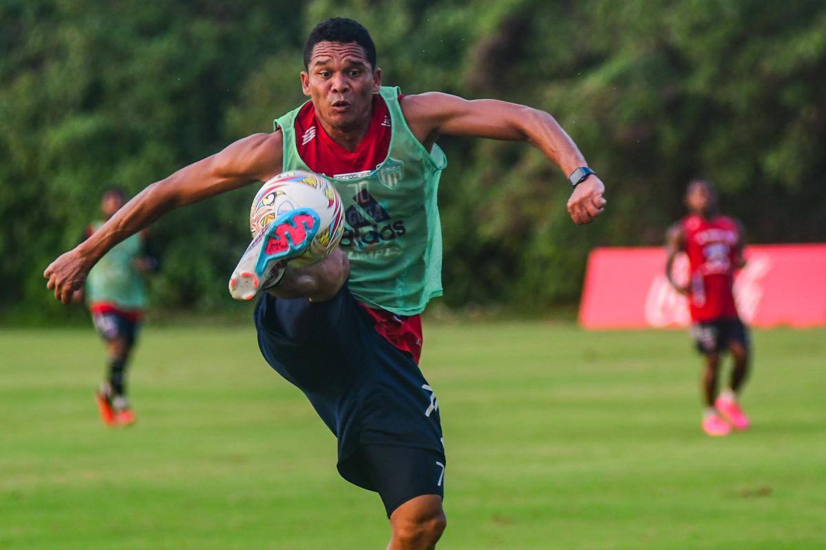 Ante Santa Fe, Arturo Reyes le sigue apostando a "caballo ganador”