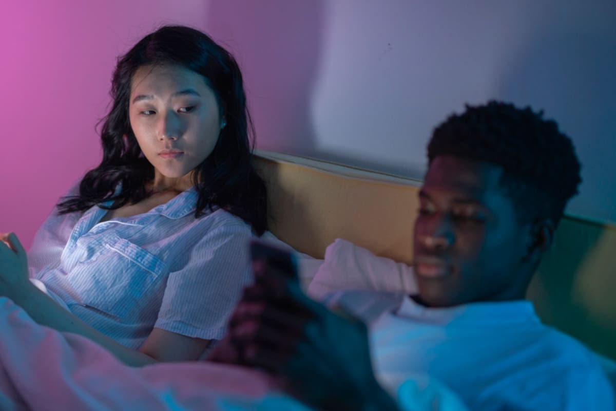 ¿Sufre de celos en su relación? Consejos para una relación más sana