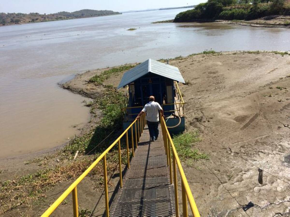 lugar donde se captaba el agua que surtía al acueducto de la localidad se sedimentó por efectos del fenómeno de El Niño. Foto: Cortesía