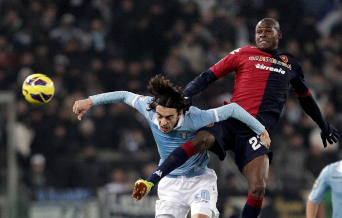 El colombiano Victor Ibarbo, jugador del Cagliari en el encuentro contra la Lazio. AP