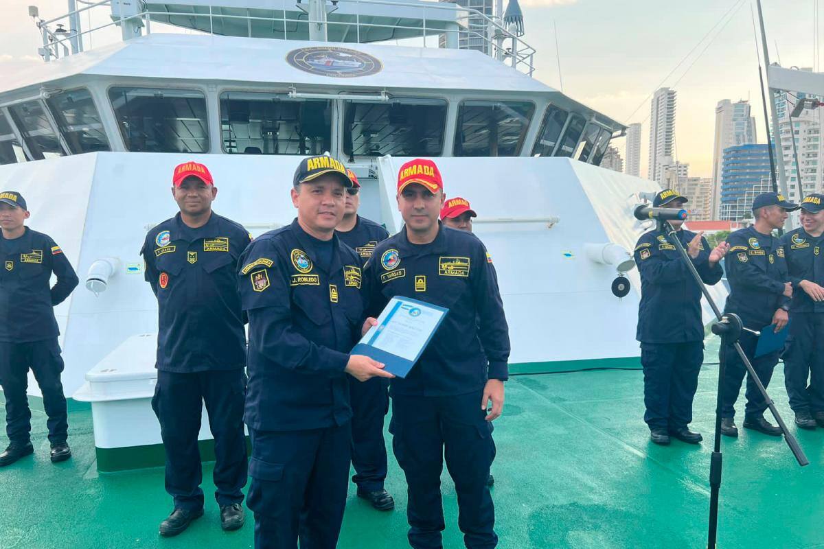 Buque ARC “Simón Bolívar” cada vez más cerca a la expedición Antártica