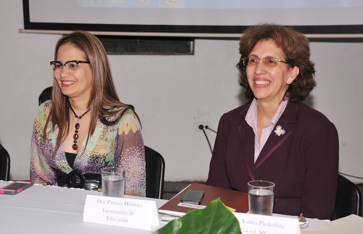 Patricia Martínez,viceministra de Educación Superior y Clara Inés Sagre Hernández secretaria de Educación. CORTESÍA