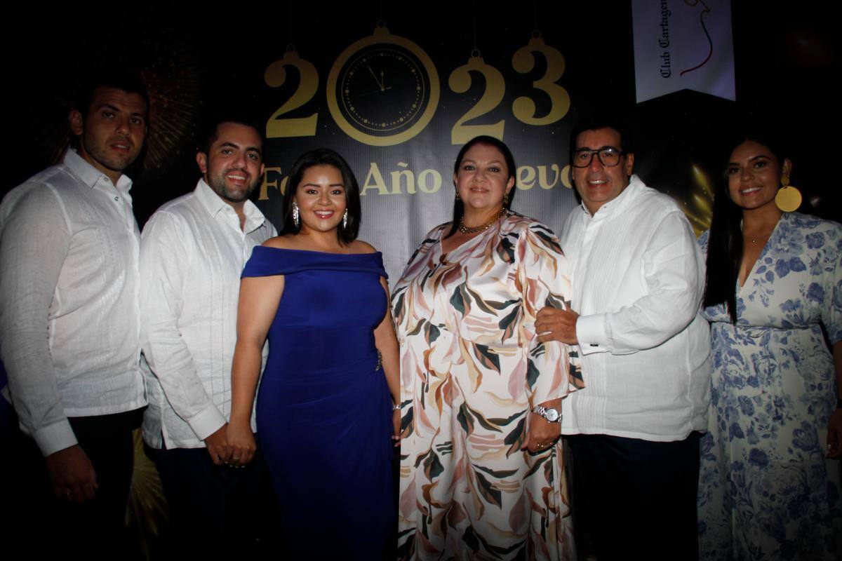 Roberto Andrés Rodríguez, Carlos Fernando Rodríguez, Melanie Díaz, Marcela Santos de Rodríguez, Roberto Rodríguez y María Carolina Rodríguez.