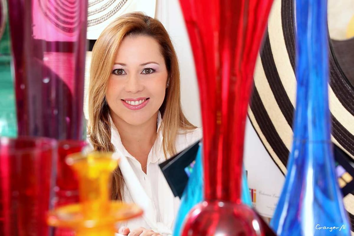 Sus creaciones se pueden definir como piezas únicas, donde existe una comunión entre el arte y la tradición. Roberto Granger