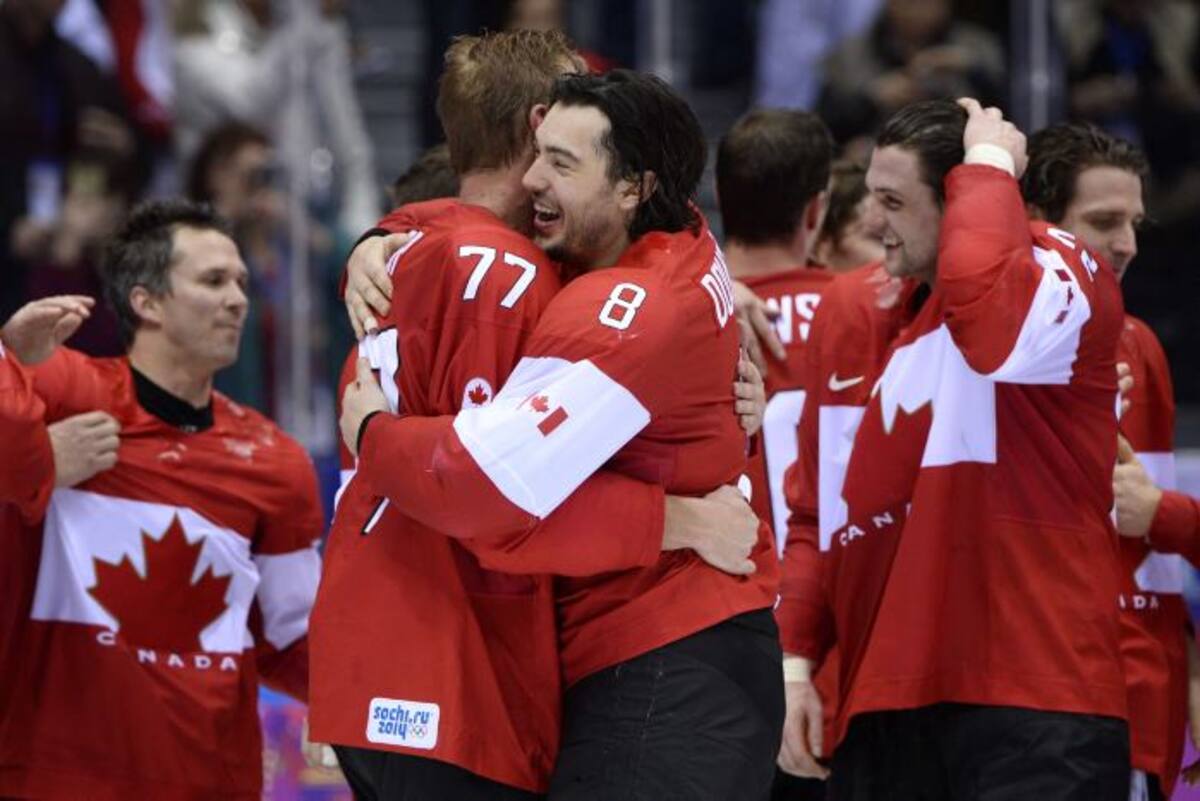 Los canadienses celebran la victoria. AFP JONATHAN NACKSTRAND