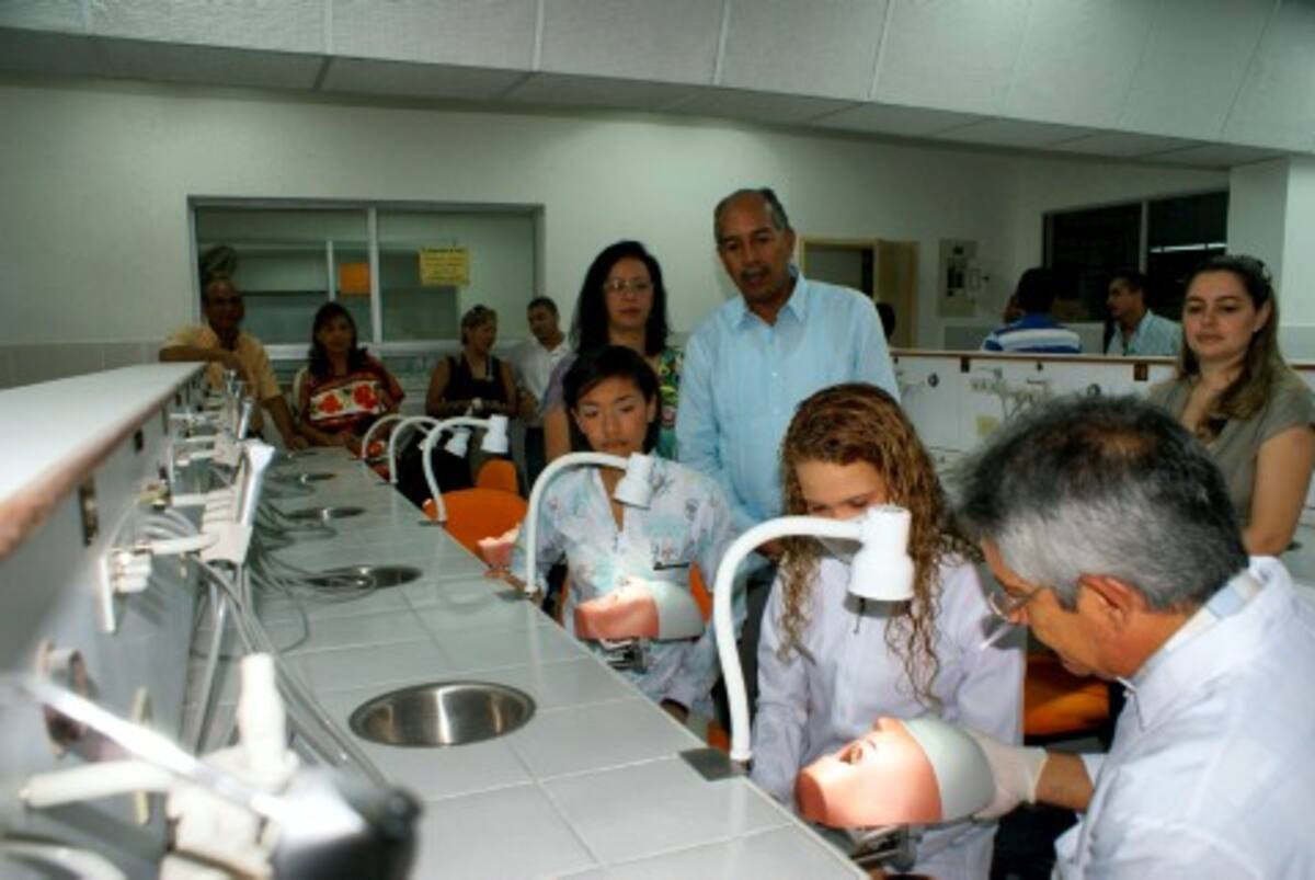Estudiantes odonlologia Universidad de Cartagena
