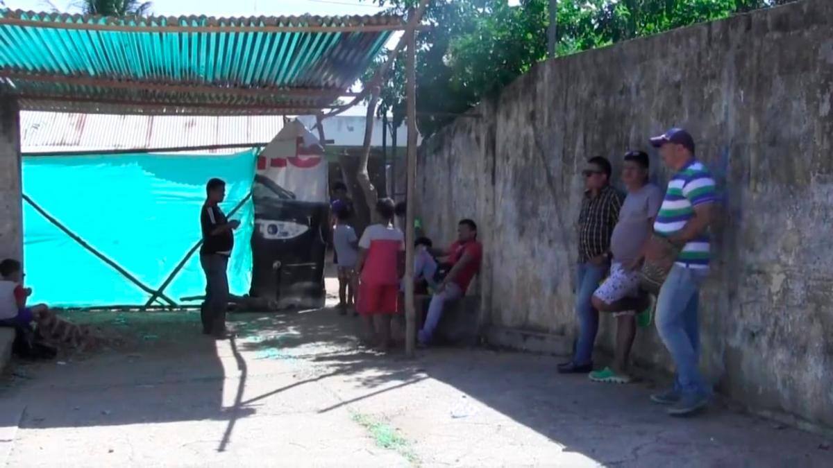 Los invasores señalan que construyeron los cambuches en ese punto porque no cuentan con una vivienda. // Lila Leyva