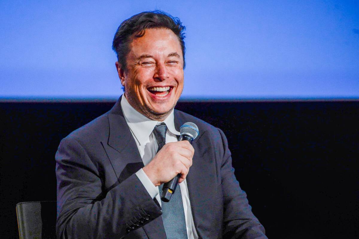 Críticas a Elon Musk por bloquear cuenta de Twitter a varios periodistas