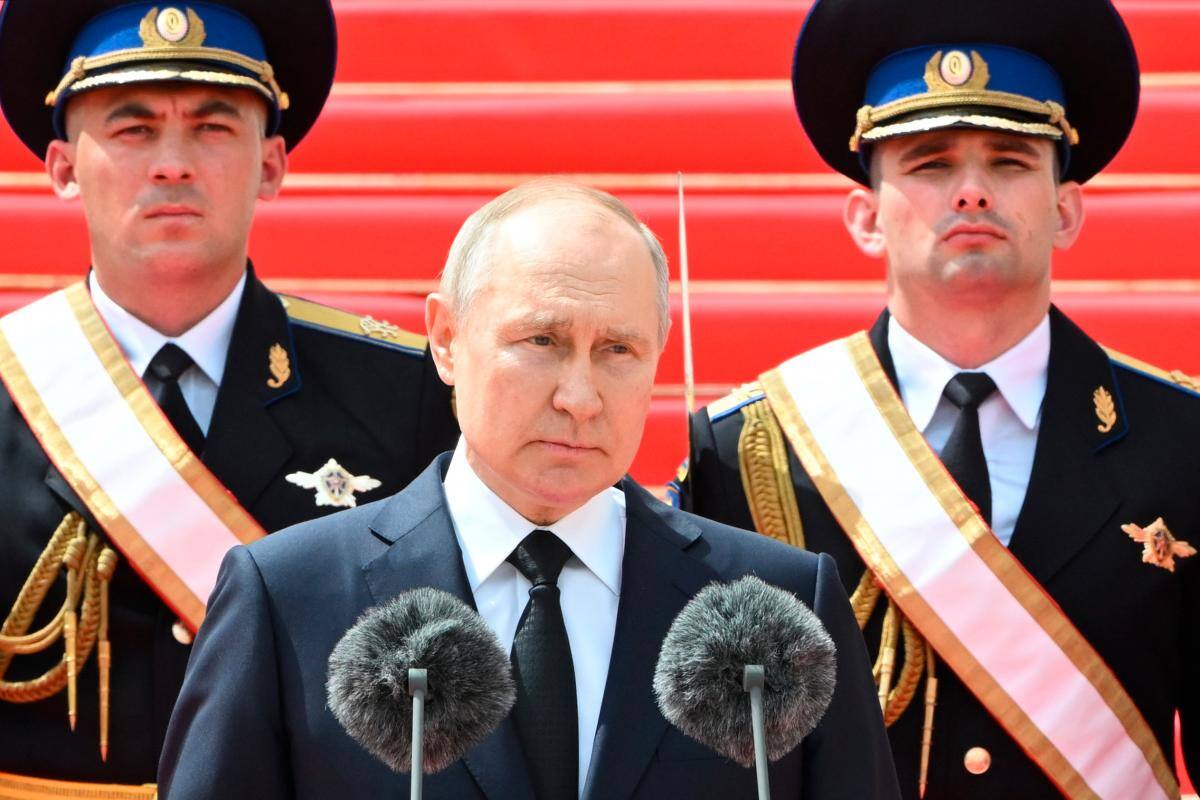 Vladímir Putin: “Nuestros soldados detuvieron una guerra civil”