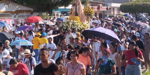 Fotos: así se vive la procesión de la Virgen del Carmen en Blas de Lezo