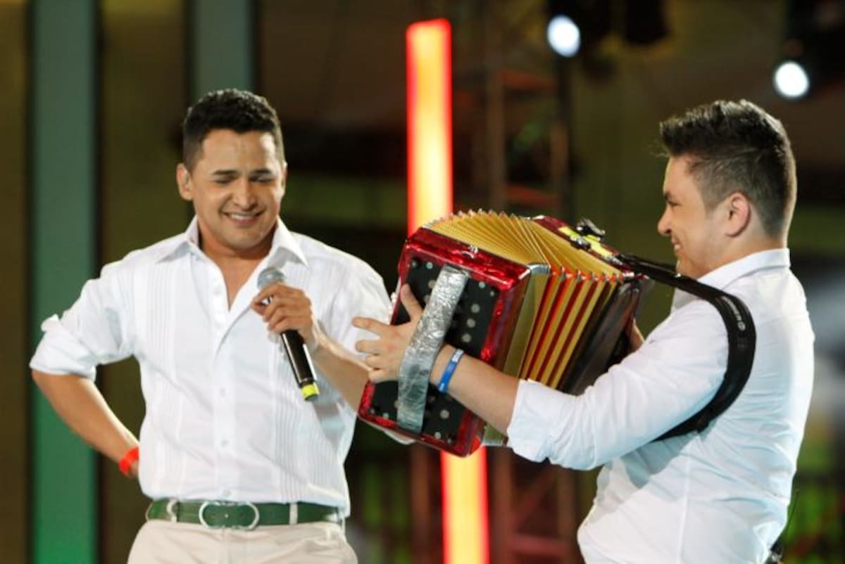 Jorge Celedón y su acordeonero Gustavo García.