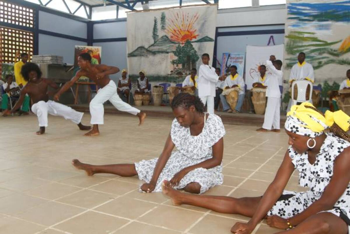 Presentación teatral de jóvenes palenqueros. JULIO CASTAÑO - EL UNIVERSAL