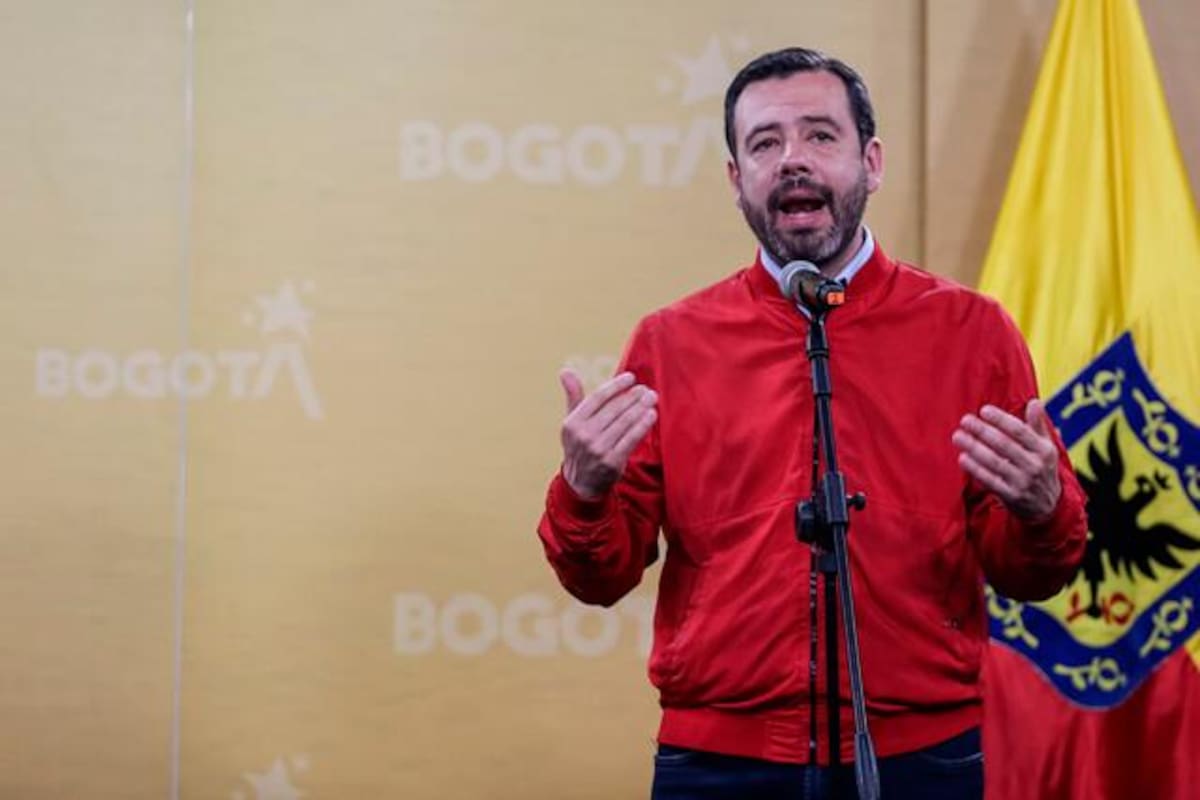 Primer roce entre Gustavo Petro y el nuevo alcalde de Bogotá por el metro