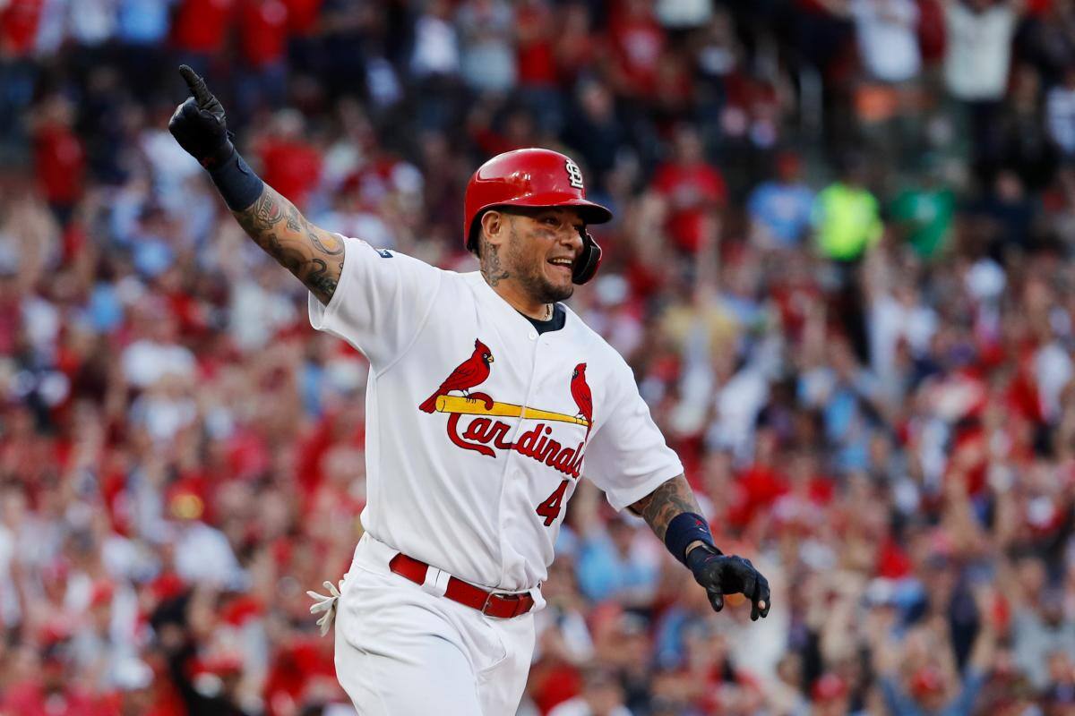 Grandes Ligas: Yadier Molina confirma que es positivo por COVID-19