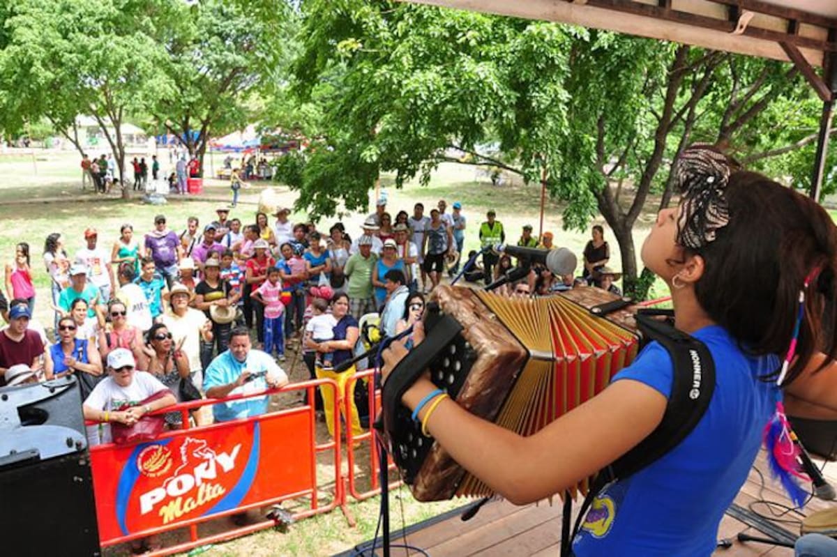 Los niños acordeoneros que participan en la categoría infantil en el Festival de la Leyenda Vallenata, se enfrentaron para pelearse un lugar en la segunda ronda. Vanguardia Liberal / Colprensa