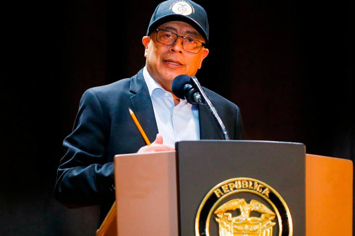 “El Estado debe tomar las riendas del Fondo Nacional del Café”: Petro