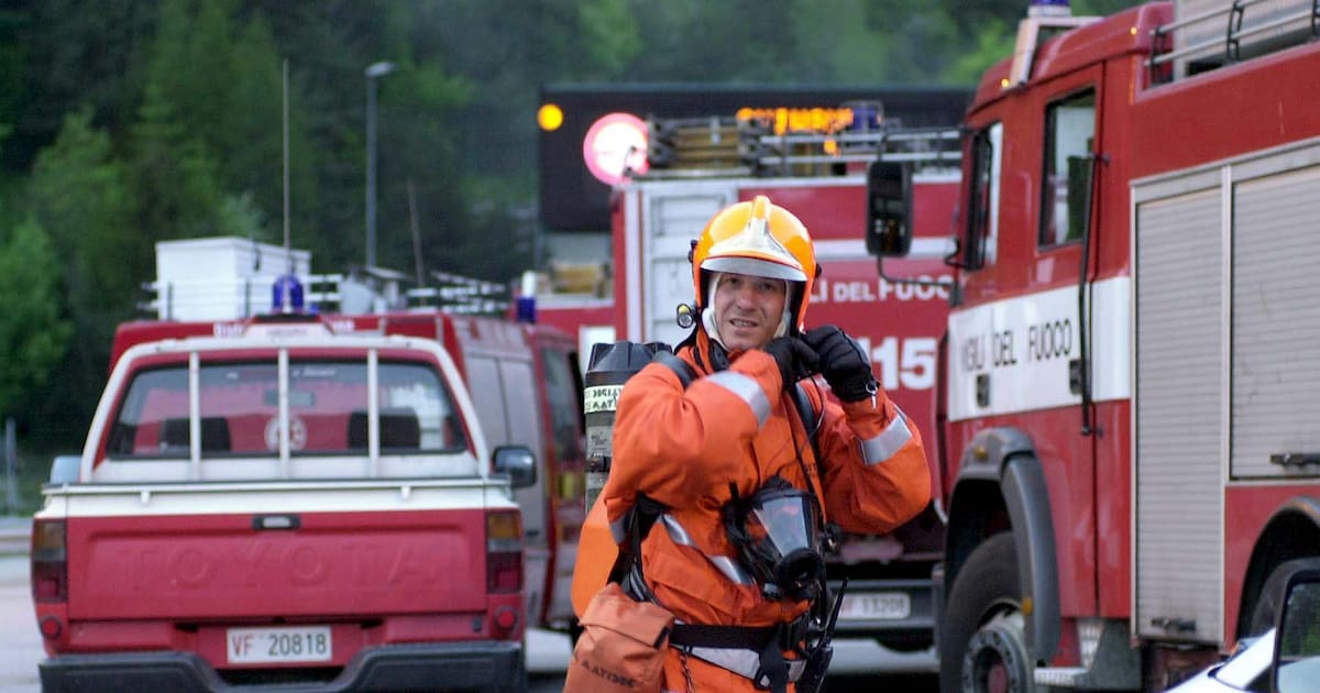 Major fire destroys the Sannazaro Theater: this is what happened