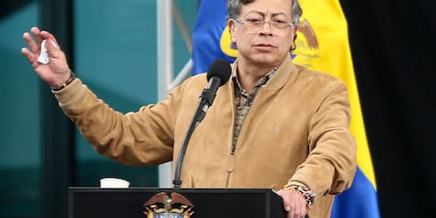 Golpe a Iván Mordisco: Petro ordena bombardeo de campamento en Guaviare