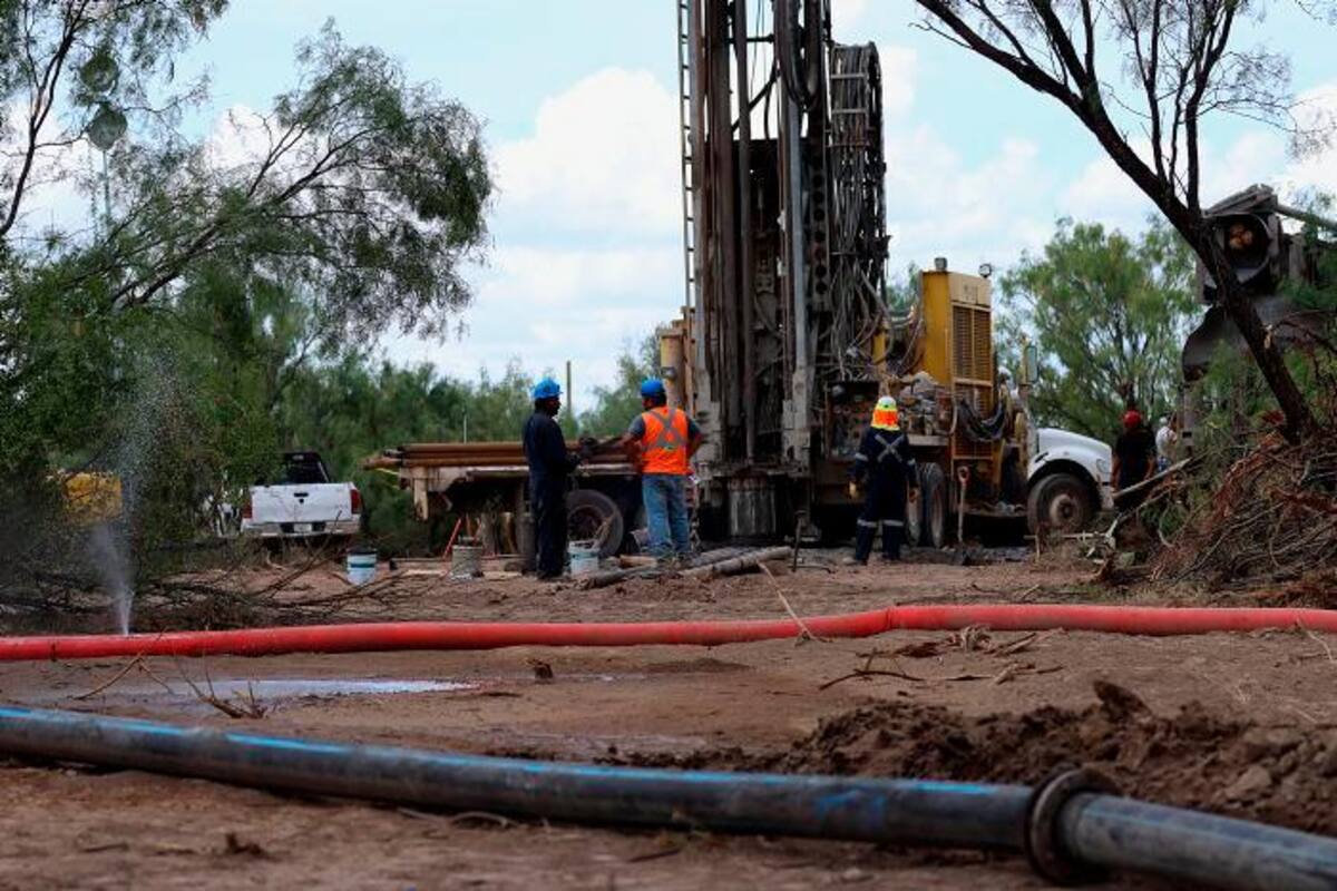 Familiares de mineros atrapados en México claman por ayuda del extranjero