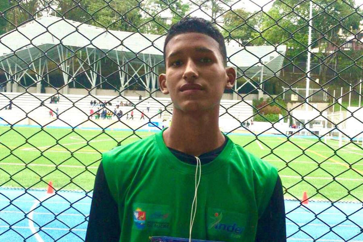 Jesús Pérez Feria le entregó a Sucre primera medalla en Intercolegiados