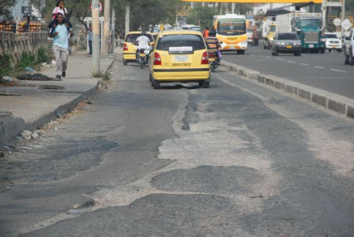En pésimo estado se encuentra una de las vías mas criticadas por los cartageneros en los foros de opinión de las noticias sobre las vías de Cartagena. Santiago Preciado Púa