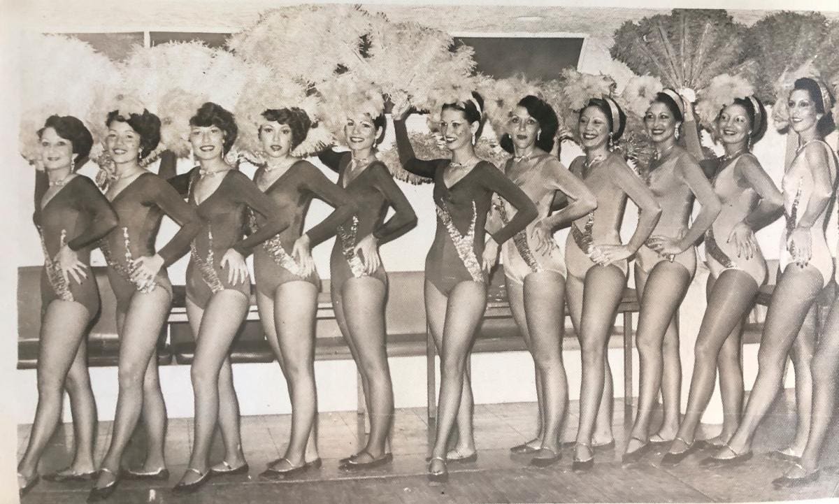 Todo un acontecimiento han sido las comparsas del Club Cartagena a lo largo de los tiempos. Un show lleno de música, baile, color y alegría.