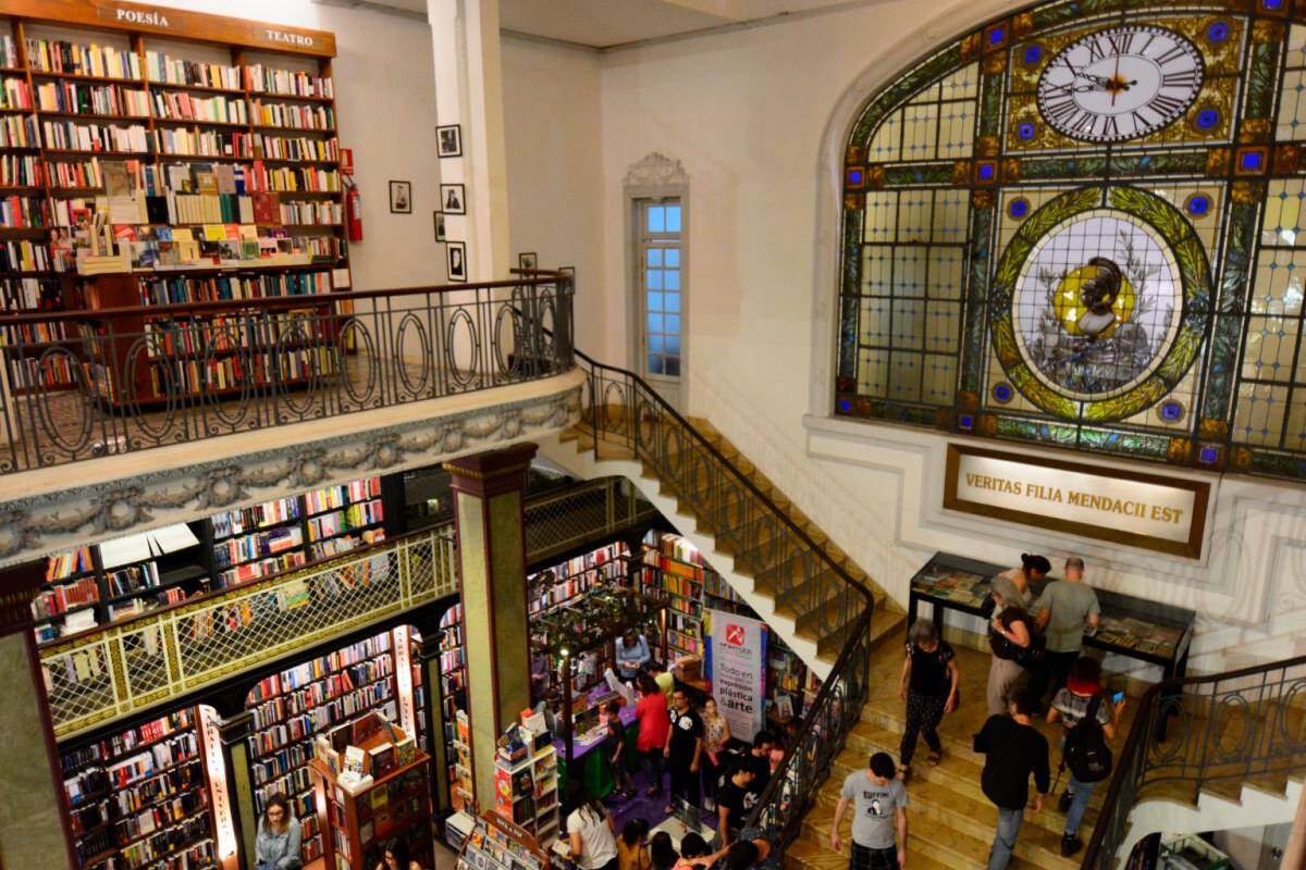 Llega a Montevideo la librería <br />flotante más grande del mundo