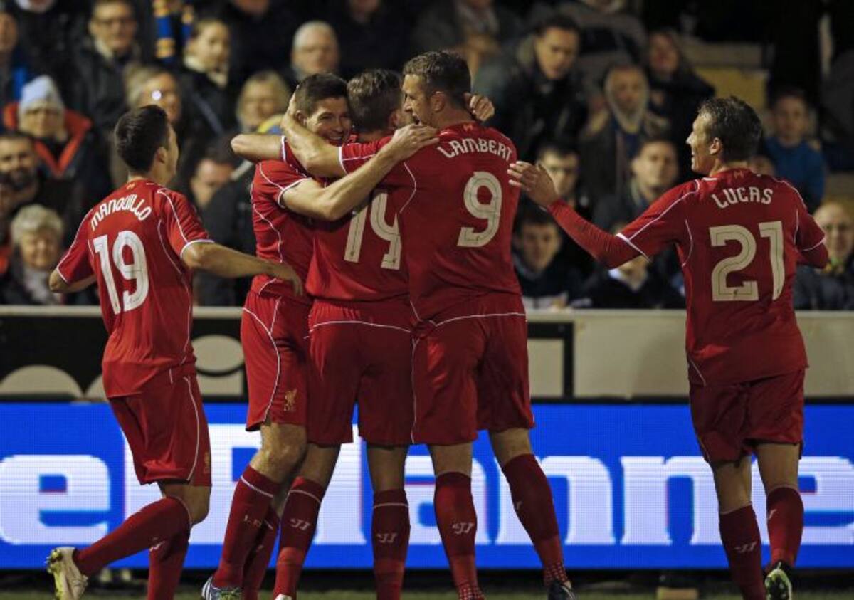 Liverpool se impuso con dos goles de Gerrard. AFP ADRIAN DENNIS