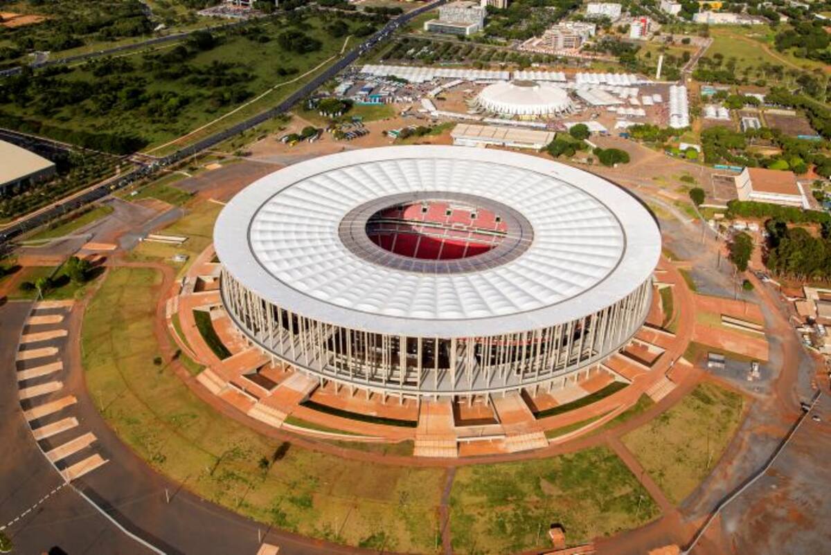 Estadio Mané Garrincha, también llamado estadio Nacional de Brasilia.