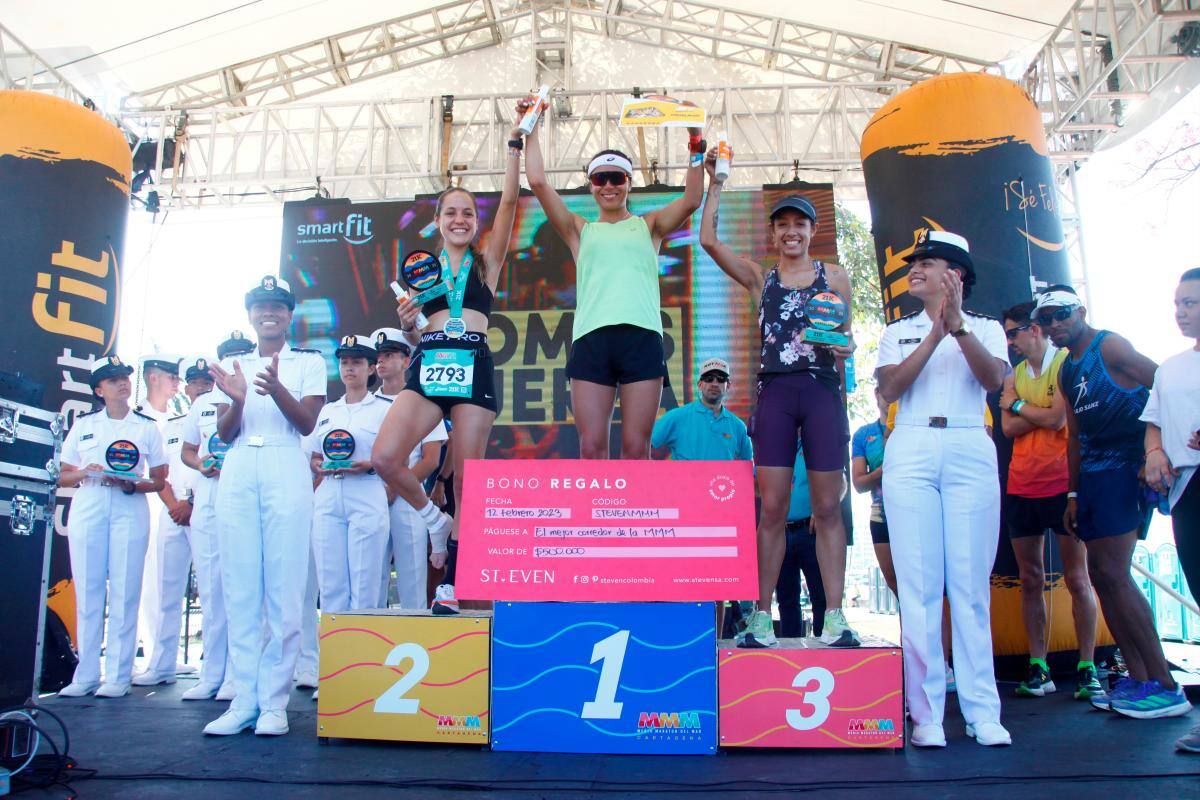 Premiación Mayores femeninas 21K.