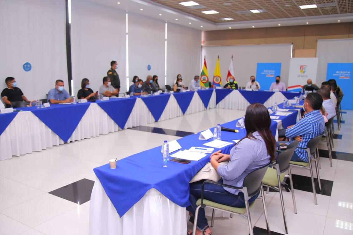 Alcaldes de 18 municipios del Atlántico socializan plan de seguridad para fin de año