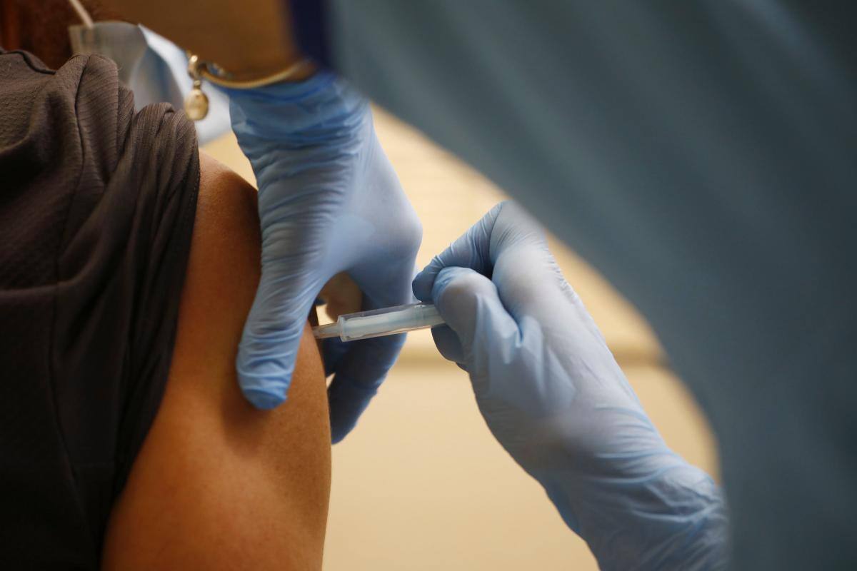 ¿Es conveniente vacunar conjuntamente contra el covid-19 y la gripe?