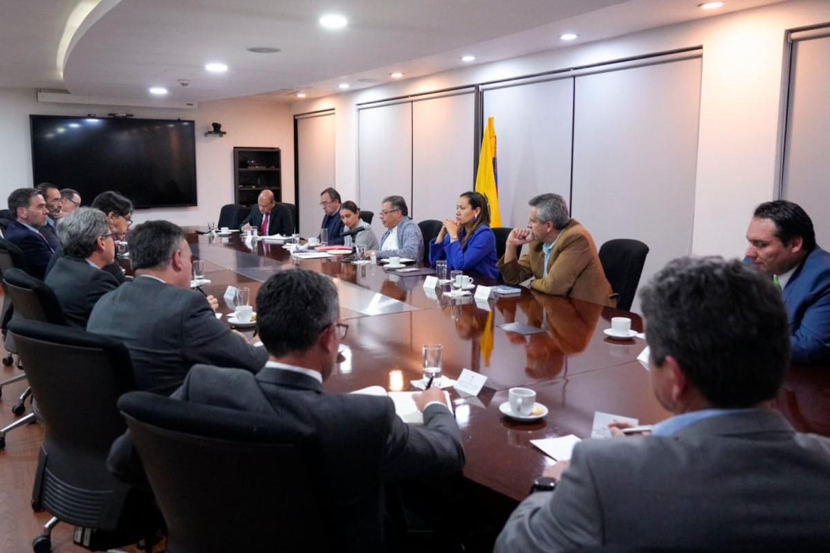 Reforma a la salud: Gobierno Petro confirma que EPS no se eliminarán